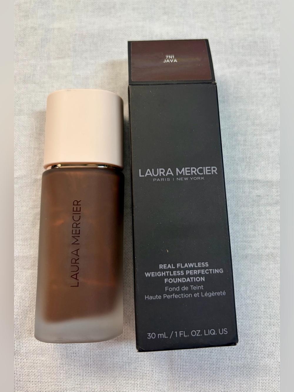 laura mercier Real Flawless Foundation — Java (7N1) Brown